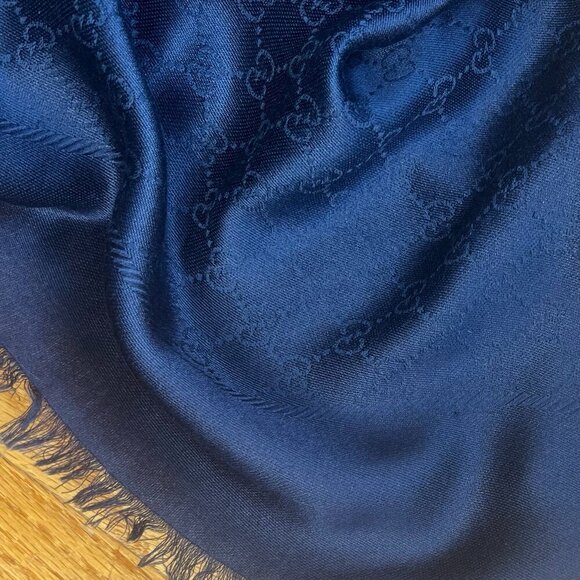 Gucci GG Jacquard Large Wrap Shawl Scarf Navy Blue - Picture 5 of 7